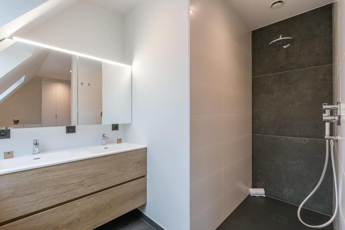 Huswell - Luxurious Apartment With Parking Beernem Exterior photo