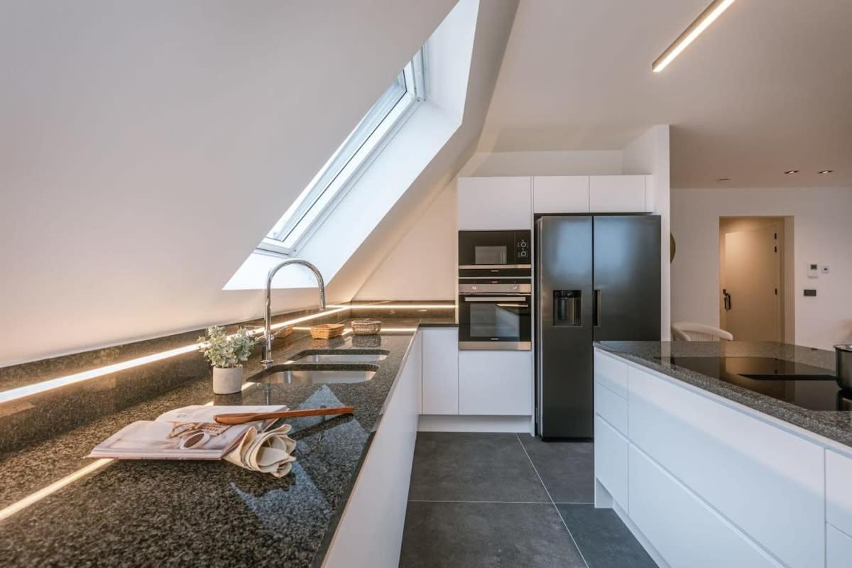 Huswell - Luxurious Apartment With Parking Beernem Exterior photo